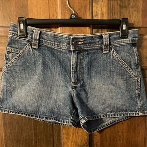 Old Navy Shorts with Button Patch Pockets size 6